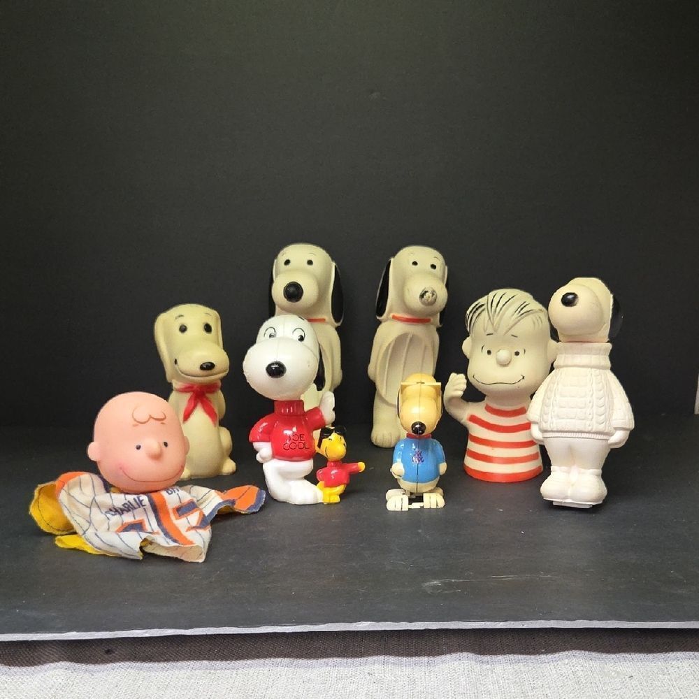 Avon Snoopy Soap Dish, Bubble Bath Container, Suction Toy, Charlie Brown Puppet‎
